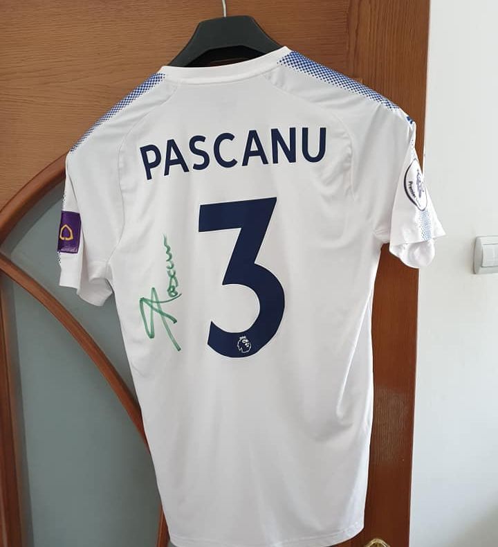 Tricourile eroilor naționalei României U21, scoase la licitație