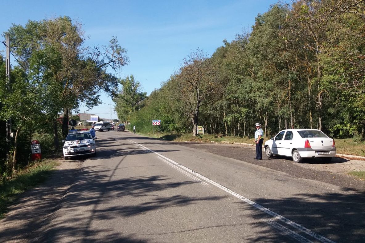 Amenzi de peste 77000 de lei și 25 de permise de conducere reținute de polițiști