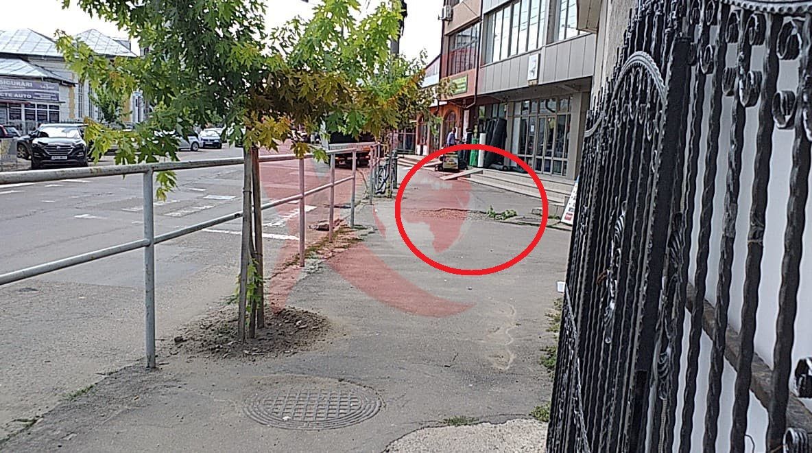 FOTO. Capcane pe trotuar, în zona Pieței Sf. Ilie din Bârlad