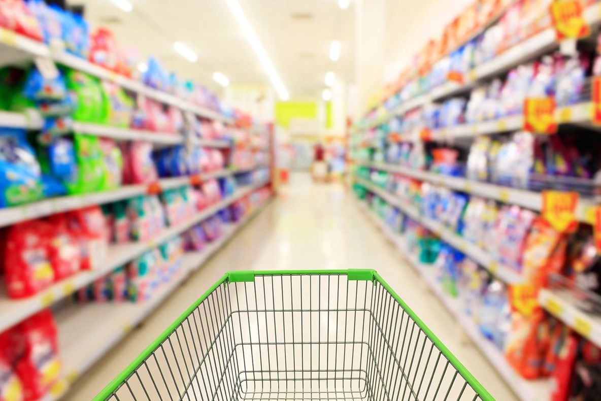 Studentă vasluiancă prinsă la furat într-un magazin din Iași. Dosar penal pentru un pate și o conservă