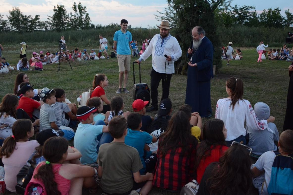 220 de copii au participat la ediţia a II-a a Taberei „Copilărie şi credinţă” de la Fălciu