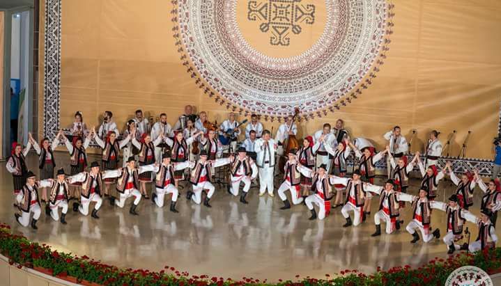 Hora Vasluiului participă la un festival de folclor în Polonia