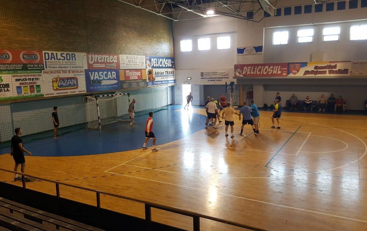 Generația Moldosin Vaslui și-a adus aminte de clipele frumoase petrecute în Polivalentă