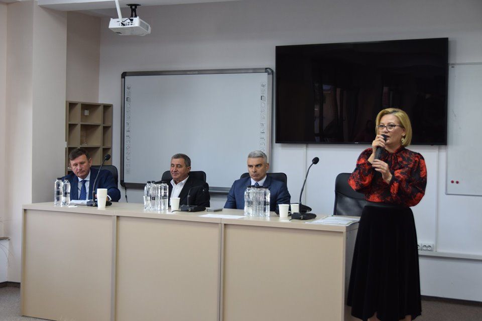 Festivitatea de premiere a elevilor cu 10 la examenele de Evaluare Națională și Bacalaureat