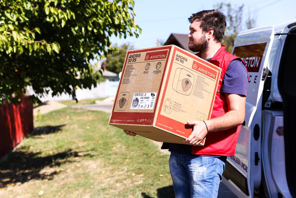 Crucea Roșie dotează nouă școli din Vaslui cu boilere performante