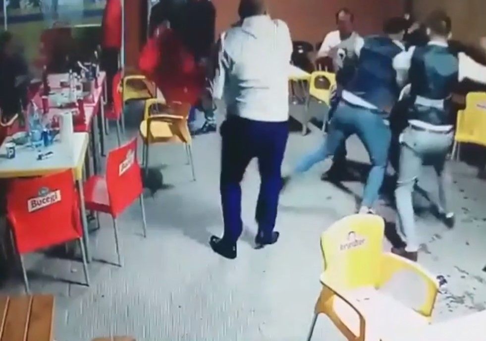 Incendiu în zona Confecții din Bârlad - VIDEO