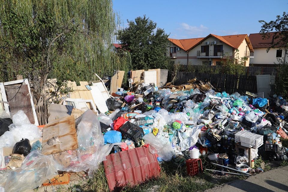 Gunoaie neridicate de operatorul de salubritate la Negrești