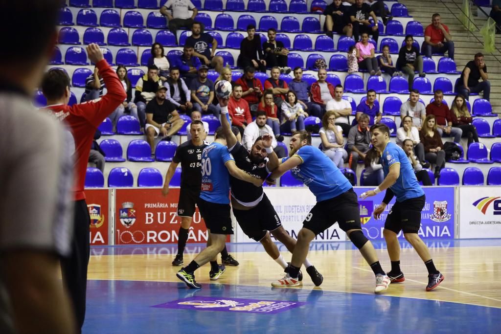 CSM Vaslui a învins pe HC Buzău, scor 26-22 (15-9)