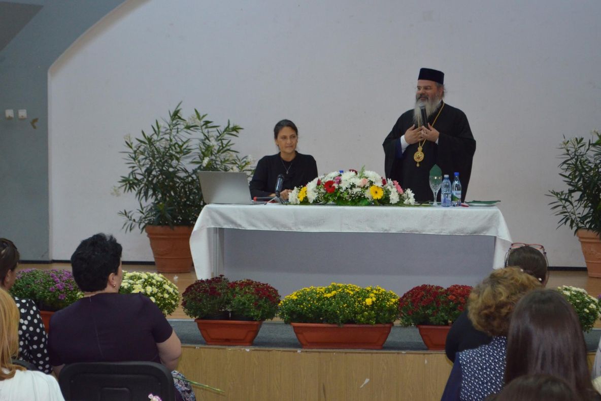 Conferință dedicată preoteselor la Episcopia Hușilor
