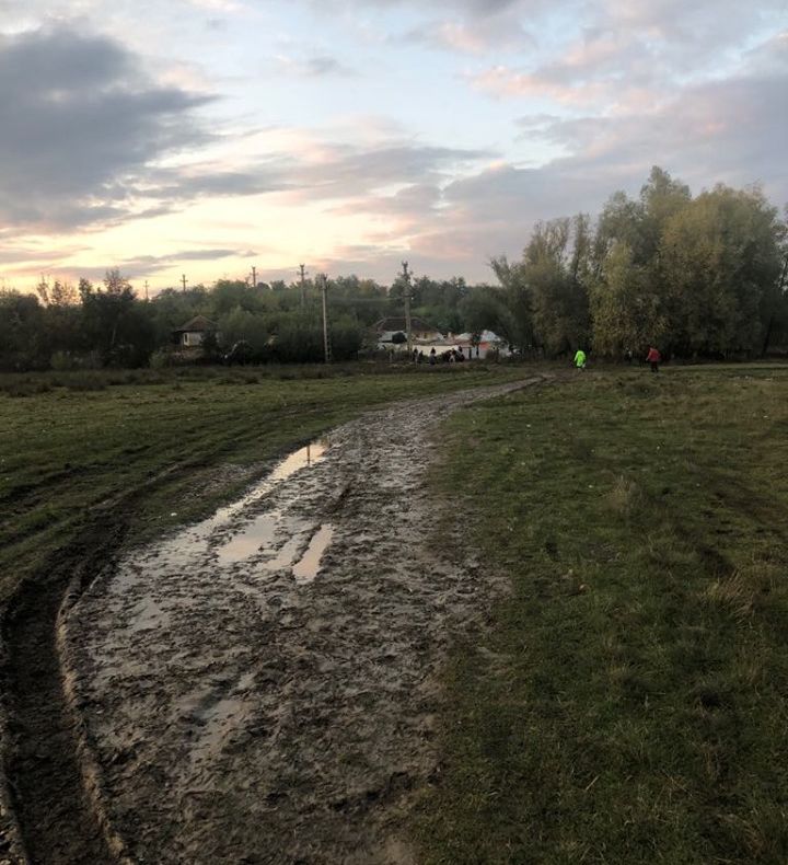 Prin noroaie, din dragoste pentru fotbal!