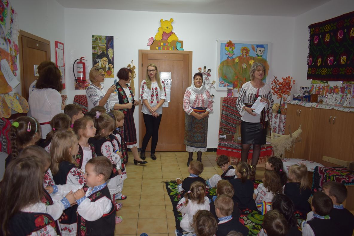Satul românesc, adus în actualitate de prichindeii de la Grădinița nr.15 Vaslui