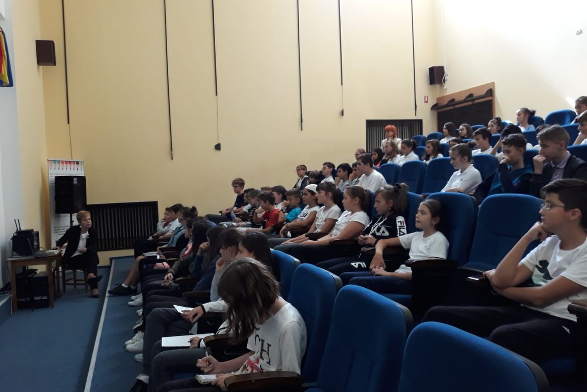 Elevii și dascălii Școlii ”Constantin Parfene” Vaslui, implicați într-un nou proiect Erasmus+