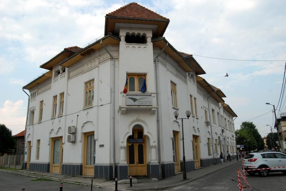 Dublă lansare de carte la Biblioteca Județeană Vaslui!