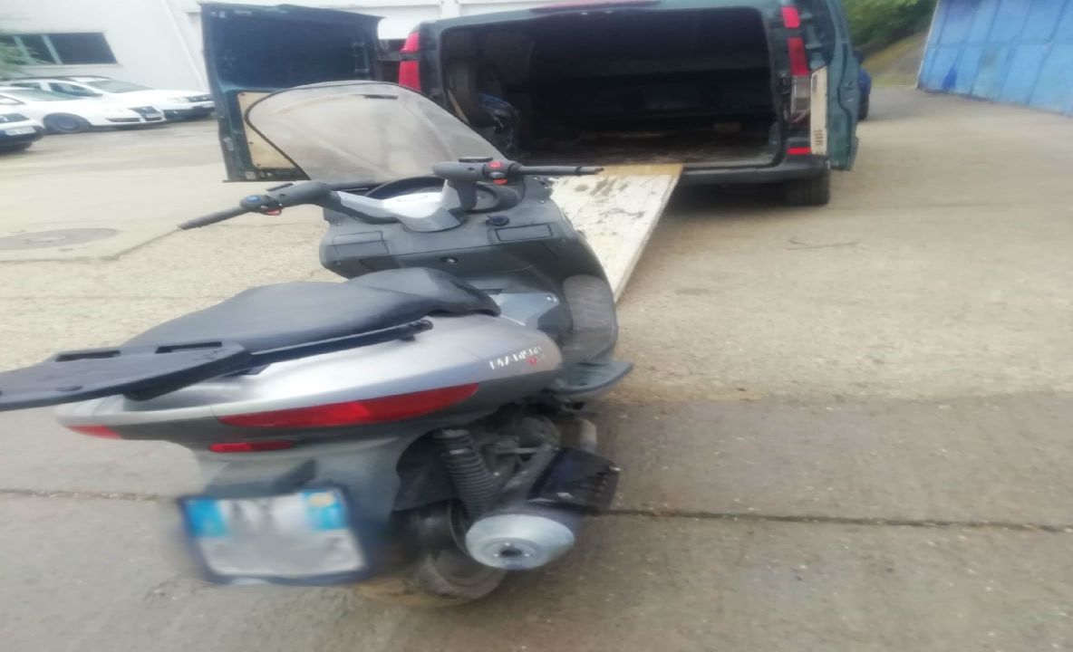 Motocicliști, implicați într-un accident rutier la Ivănești