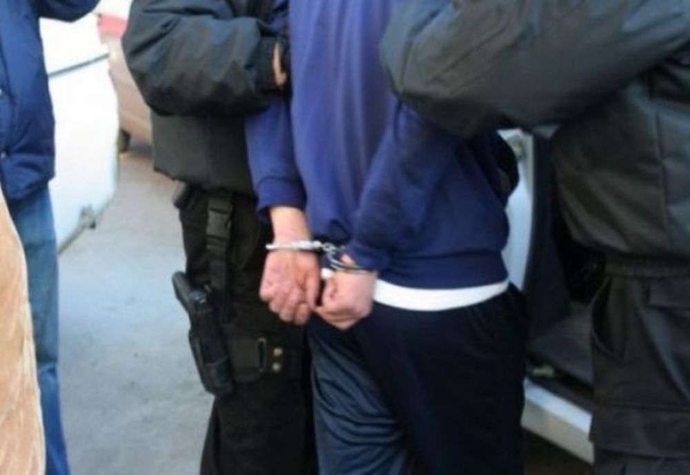 Poliţiştii au reţinut o persoană, bănuită de comiterea infracțiunii de tâlhărie