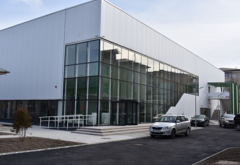 Sala de sport a școlii „Episcop Iacov Antonoivici”, recepționată de beneficiar!