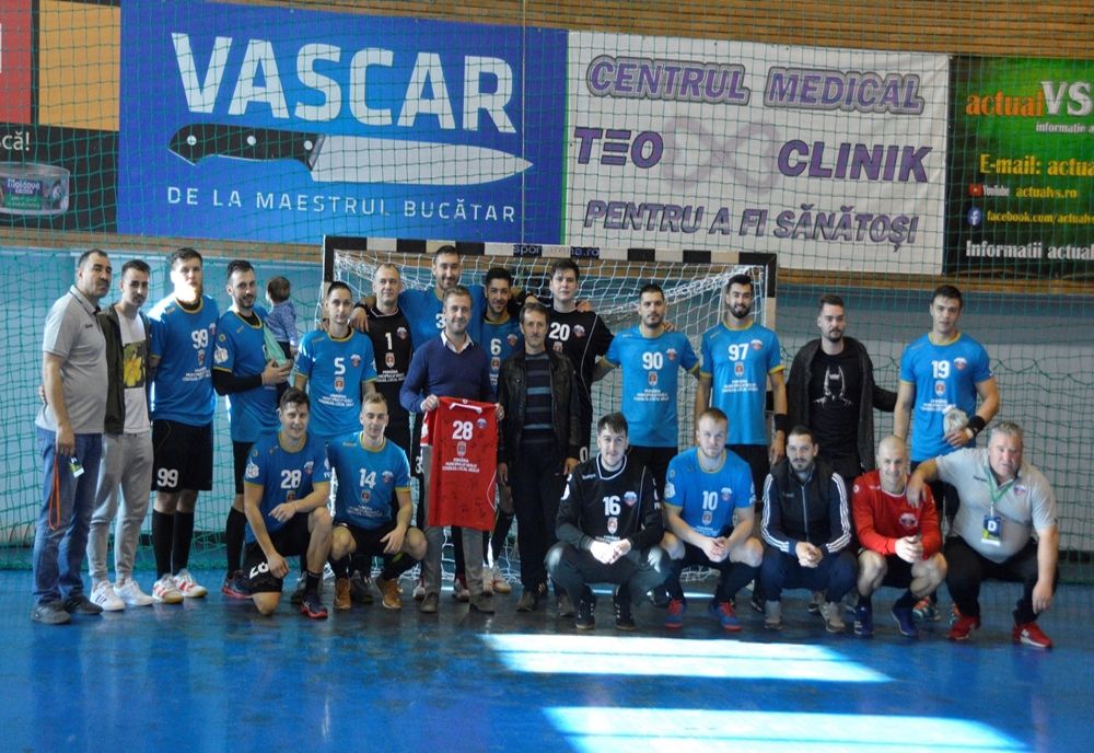 Tricoul lui Silvian Amihăesi a fost vândut cu 2.500 lei pentru un caz umanitar