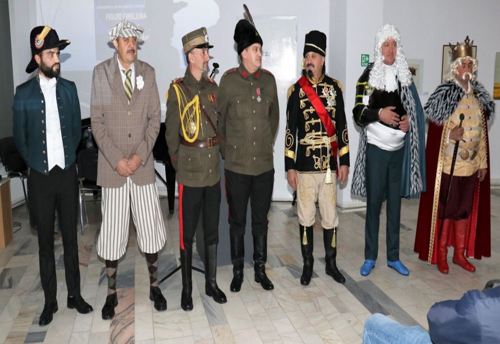 Costumele unor personalități vasluiene, realizate printr-un proiect județean!