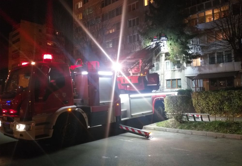 Vasluian în stare gravă, deblocat din casă de pompieri