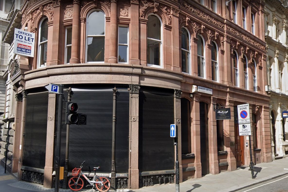 Trei bârlădeni, jaf în Londra, de 300.000 de lire! Ei au săpat un tunel până la o casă de bijuterii