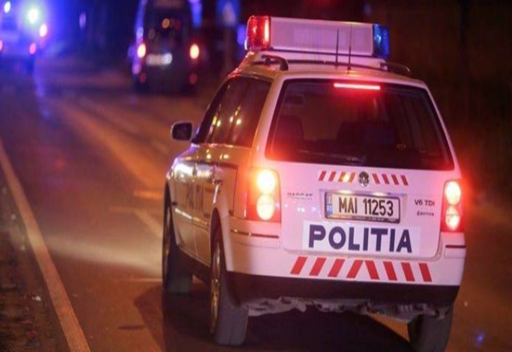 ȘOCANT! Un bărbat și-a luat ostatic copilul în vârstă de doar o lună și-l amenința cu cuțitul! Polițiștii au intervenit și l-au dezarmat