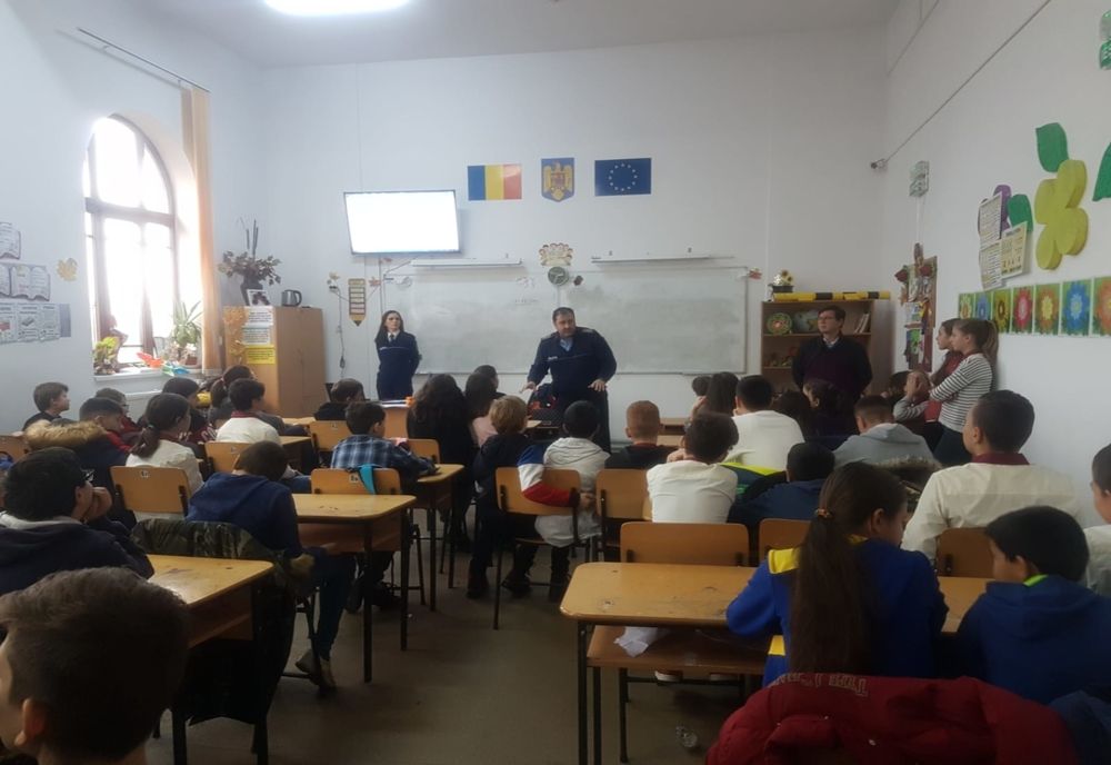 Elevii de la două școli din Bârlad au avut „musafiri de seamă”