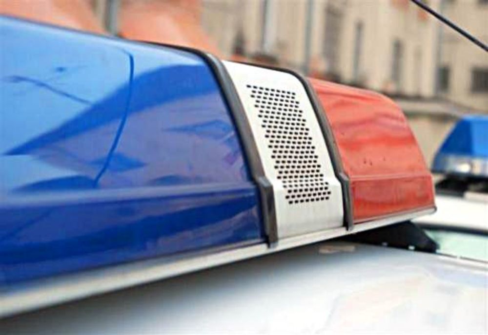 Un bărbat din Băcești și-a bătut tatăl și iubita cu toporul. El riscă acum să ajungă in arest preventiv