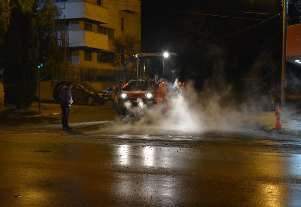 A început asfaltarea în Bârlad: strada Mihail Kogălniceanu are deja primul strat turnat