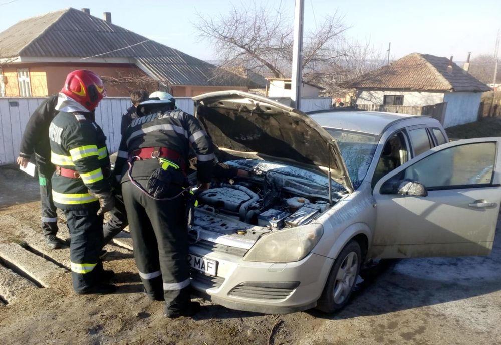 Autoturism la un pas să se facă scrum! Intervenția pompierilor bârlădeni a limitat pagubele!