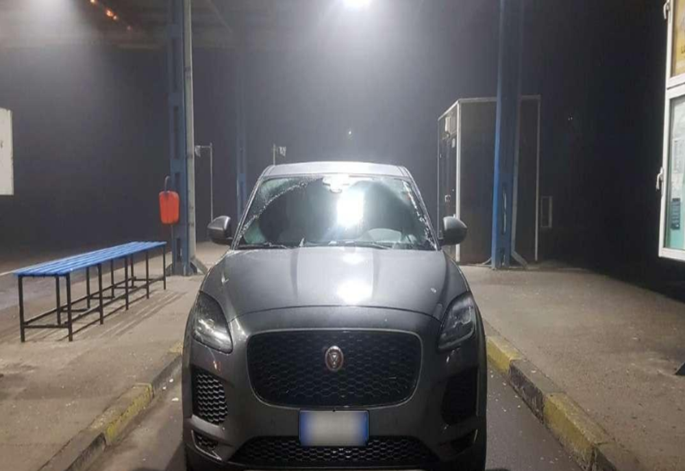 Autoturism Jaguar furat din Italia, în valoare de 200.000 de lei, depistat în Vama Albița!