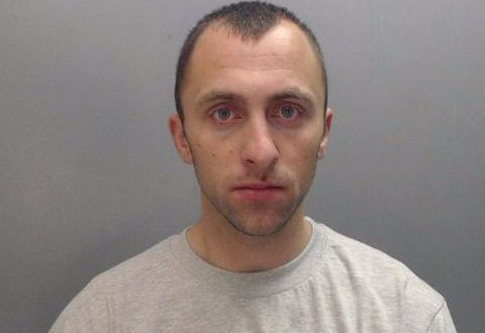 Violator din județul Vaslui, condamnat la 10 ani de închisoare în UK pentru viol. Britanicii îl trimit să execute pedeapsa în România!