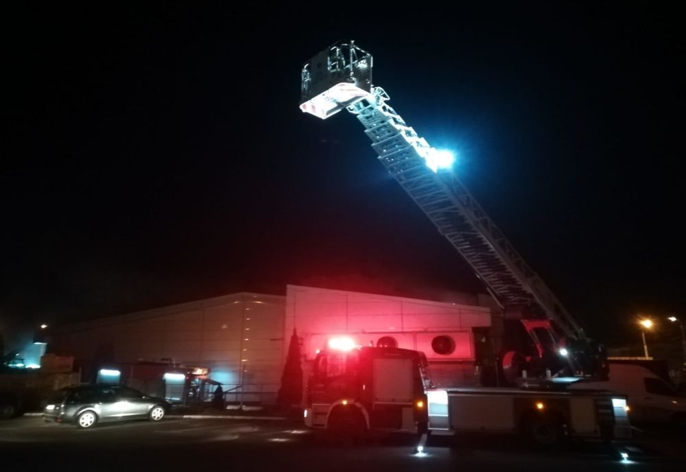 Incendiu la supermarketul Lidl de la Piață! FOTO