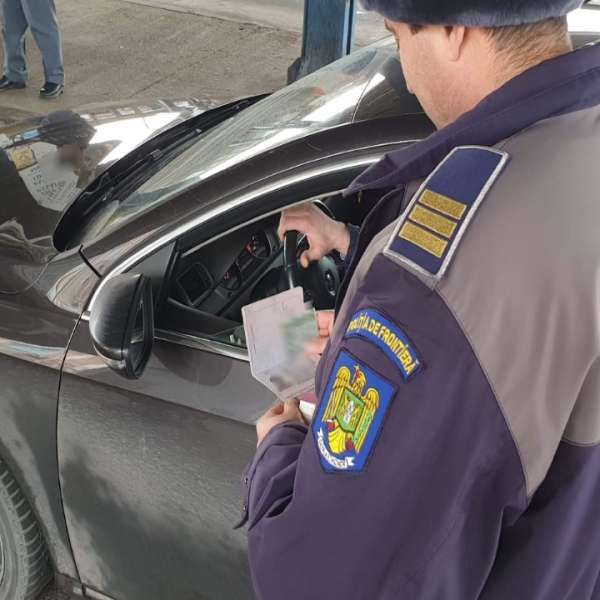 Permis de conducere fals depistat la controlul de frontieră