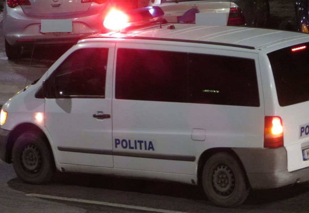 S-au dus la oraș ca să se bată într-un bar! Trei tineri au fost reținuți în urma încăierării