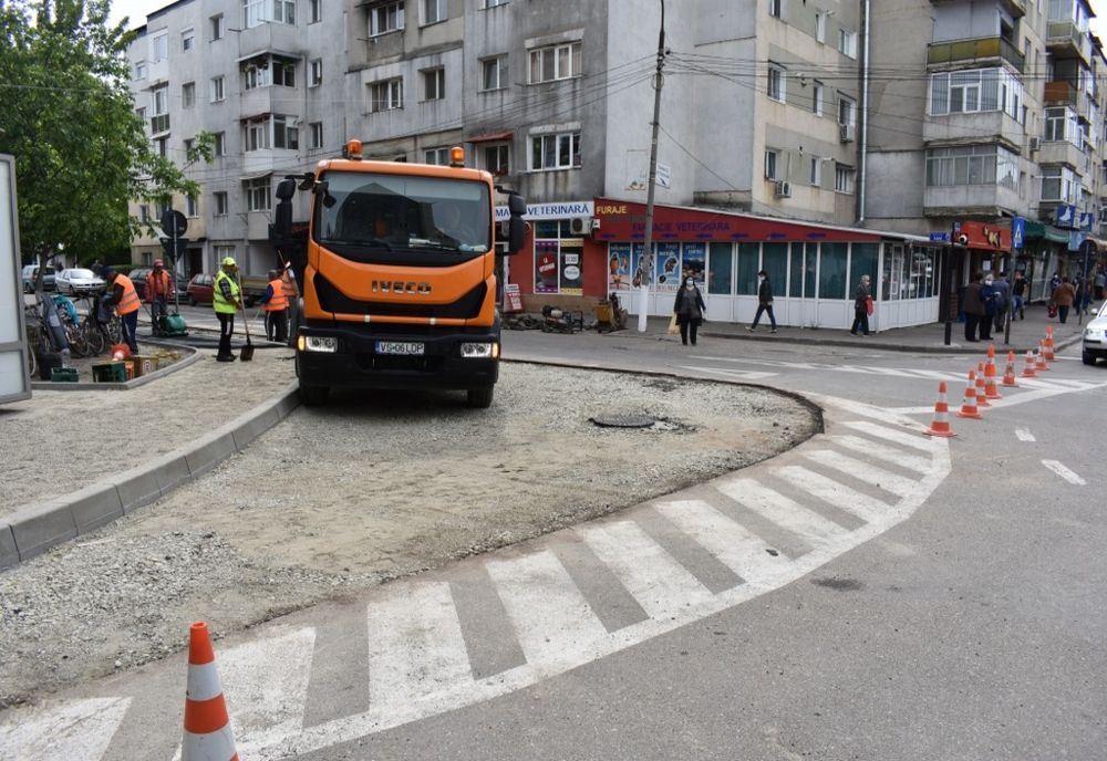 Trei intersecții din Bârlad, supuse lucrărilor de fluidizare a traficului rutier