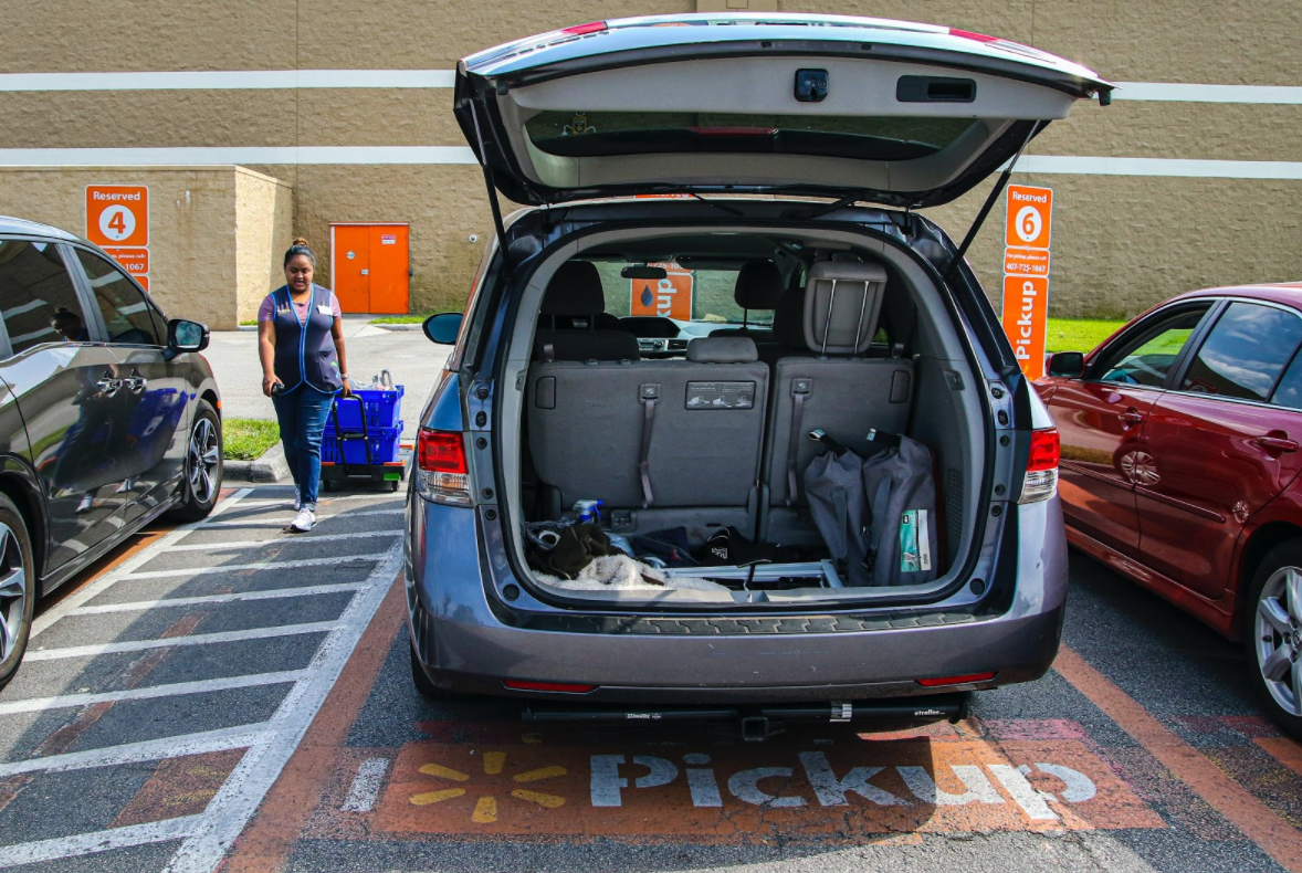 De ce maşina ta are nevoie de o tăviţă de portbagaj (P)