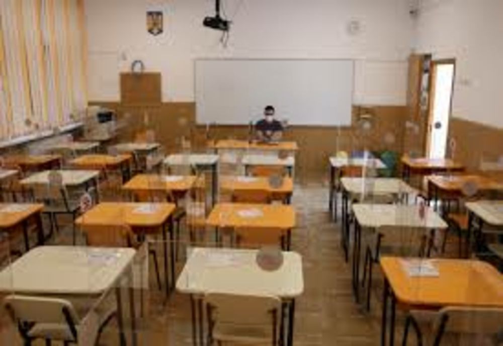 Elevii din 8 clase din patru școli vasluiene, vor sta acasă două săptămâni
