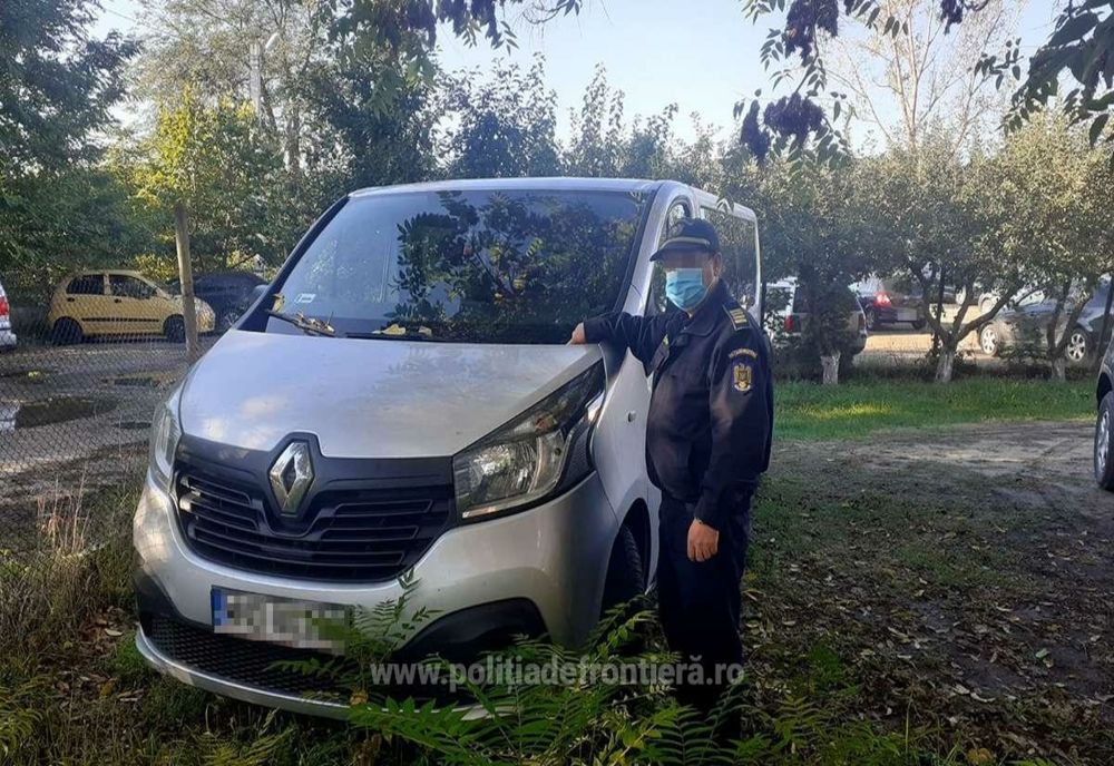 Microbuz furat din Polonia, depistat în Vama Albița