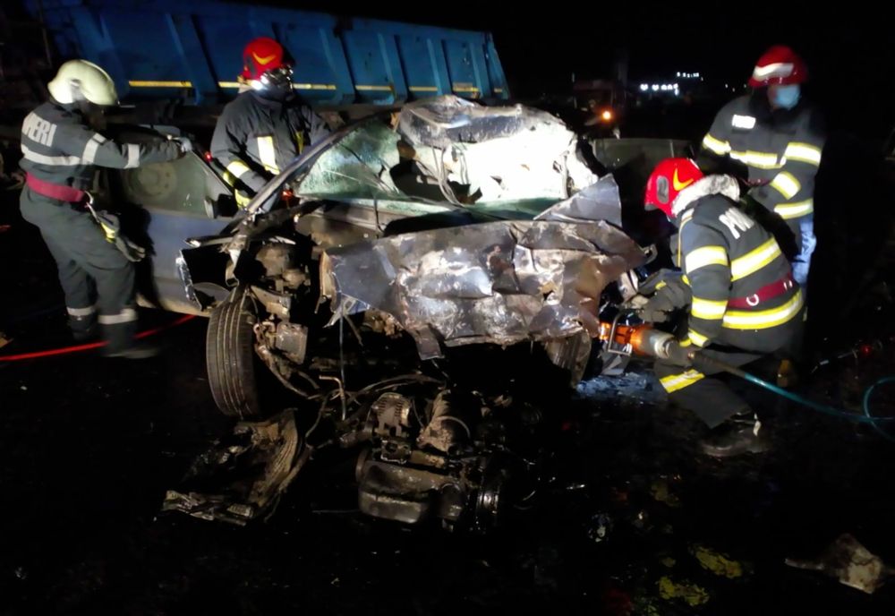 Tragedie pe șosea! Un tânăr de 22 de ani și-a pierdut viața! (FOTO)