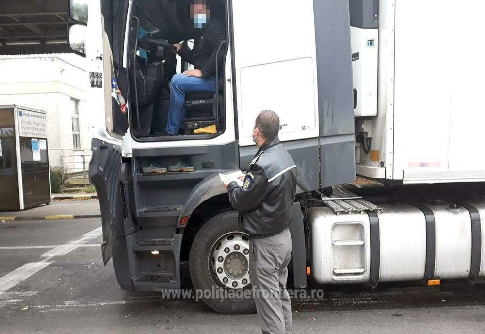  A încercat să treacă vama la volanul unui TIR radiat din circulaţie