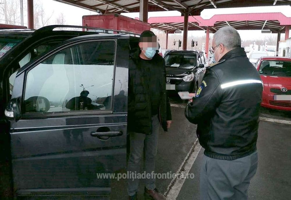 S-a ales cu dosar penal după ce a plătit 700 de euro pentru un permis de conducere fals