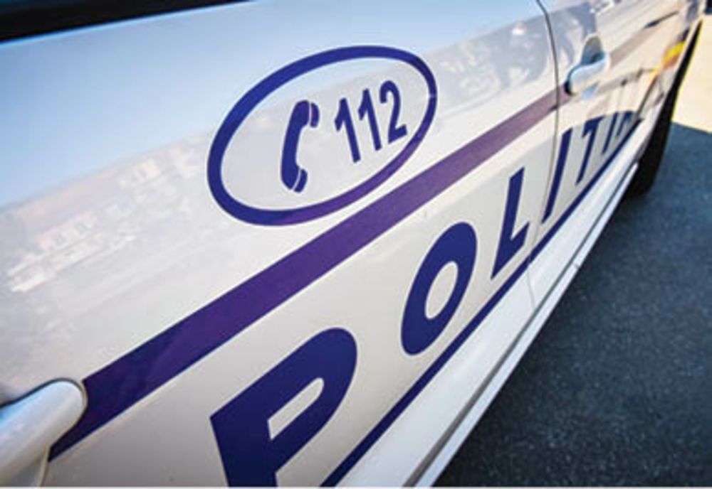 Tânără de 25 de ani, arestată după ce a amenințat cu cuțitul un bătrân și a vrut să-i ia banii!