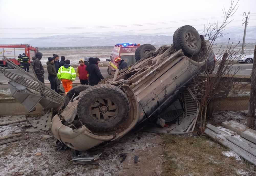 Cascadorie cu final tragic pe o șosea din județul Vaslui. Trei tineri au ajuns la spital (FOTO/VIDEO)