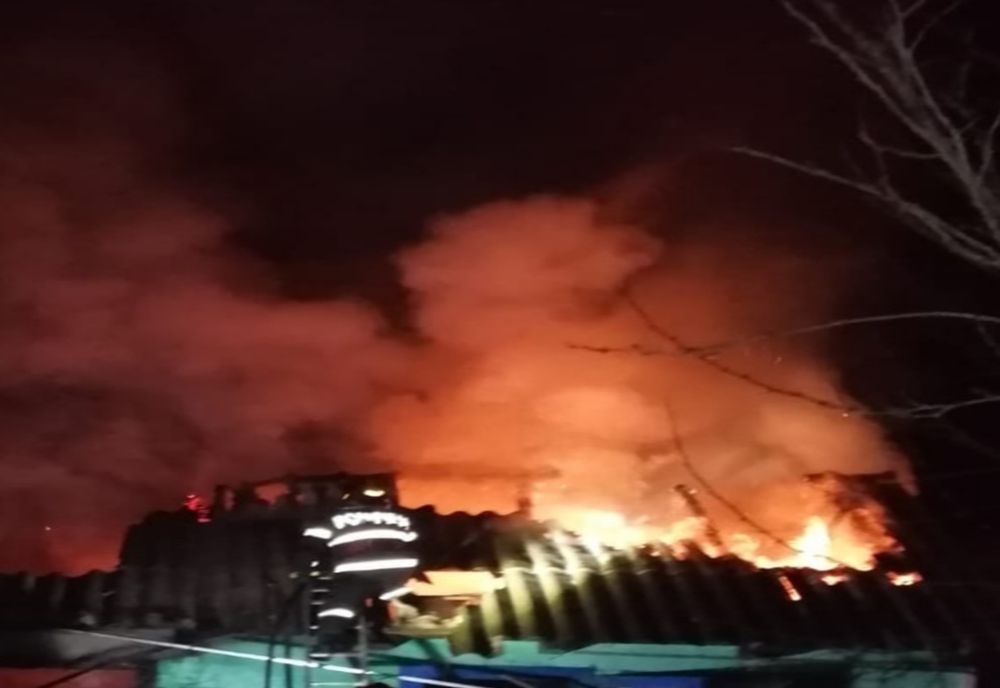 Sfârşit tragic pentru un bărbat de 38 de ani din județul Vaslui care a fost găsit carbonizat în casă (FOTO)
