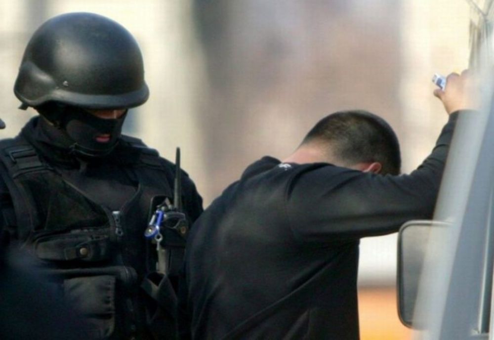 Intervenție a mascaților și jandarmilor la Băcești, după un scandal între două tabere