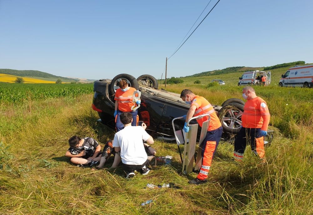 FOTO: Accident aproape de Mărășești! Patru persoane, dintre care doi copii au ajuns la spital