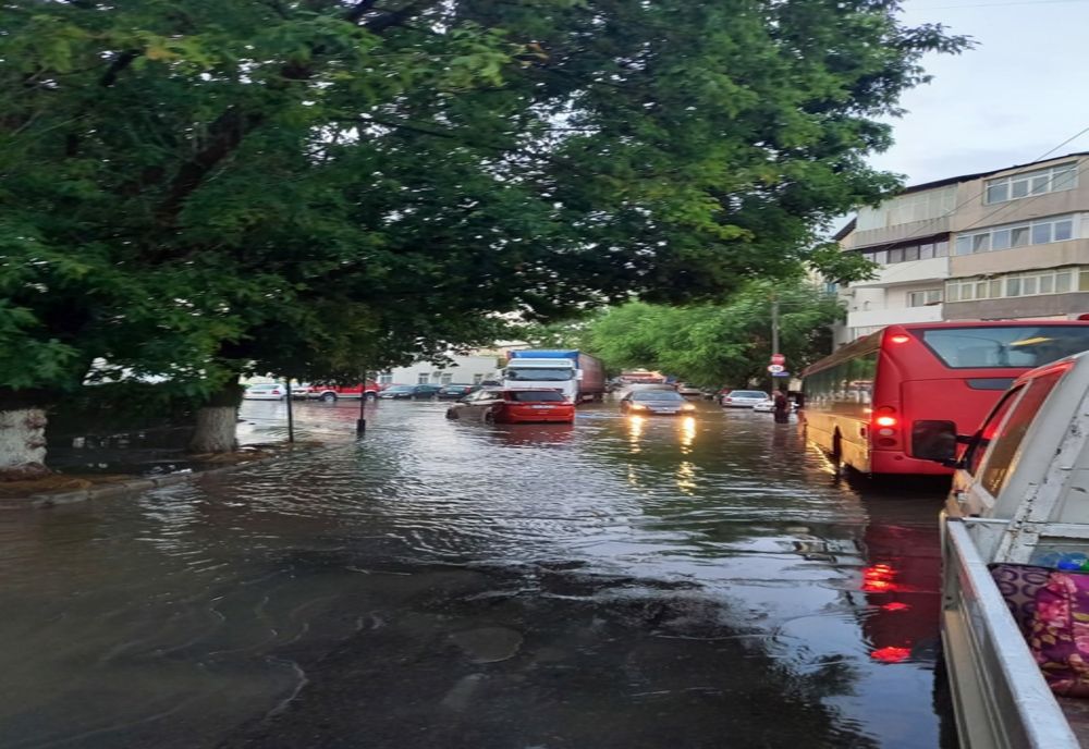 Bârladul sub ape! Pagubele furtunii