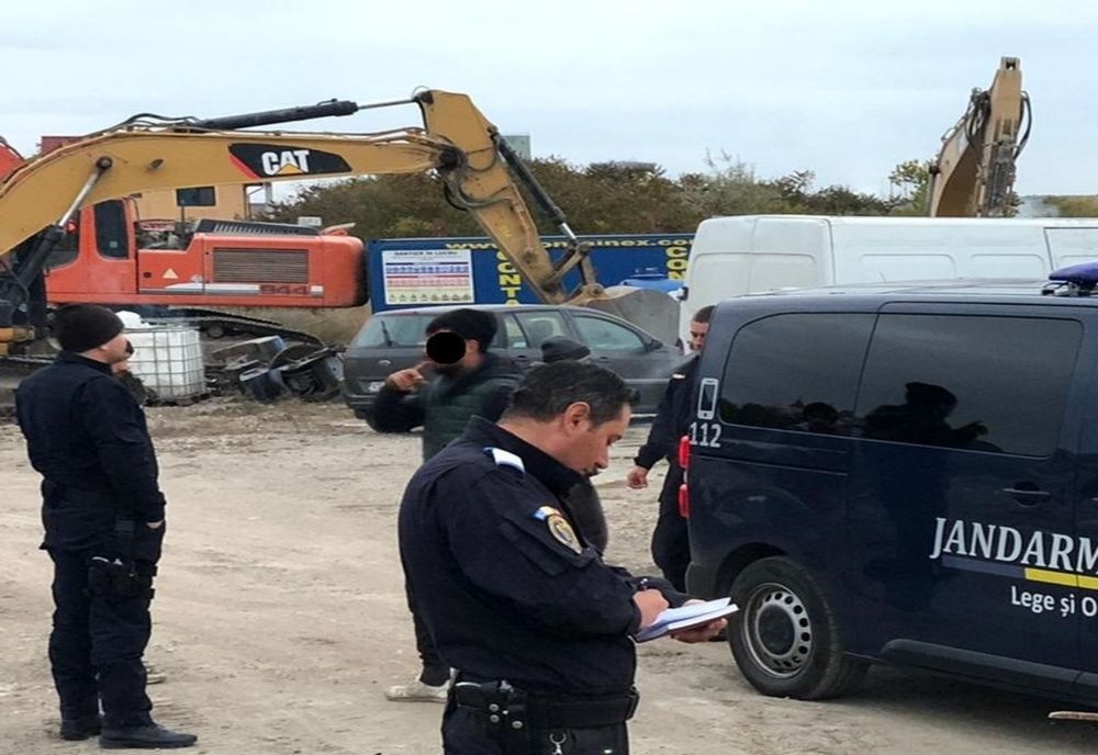 Surprinși de jandarmi în timp ce sustrăgeau peste 100 de kilograme de fier vechi 
