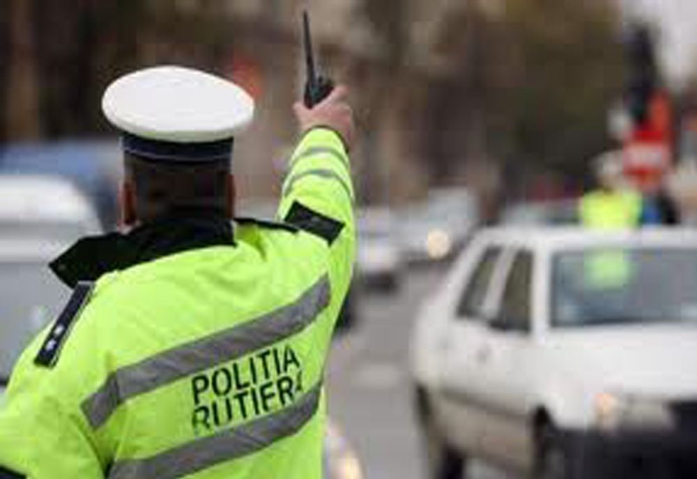19 certificate de înmatriculare reținute de polițiști