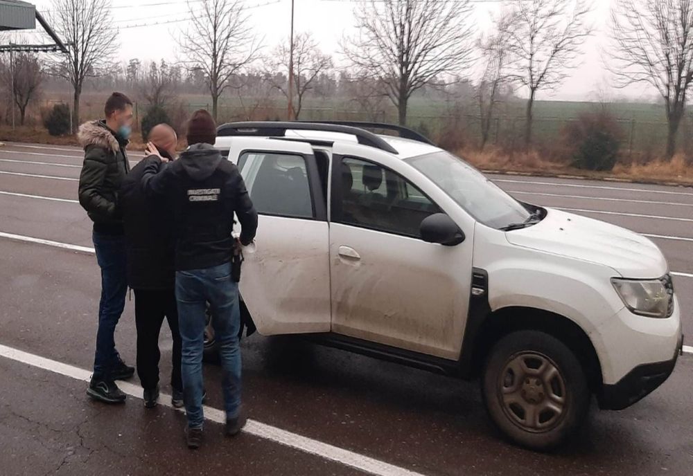 Infractor violent, reţinut la controlul de frontieră